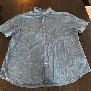 Men's Old Navy short-sleeved button down blue/white shirt XXL